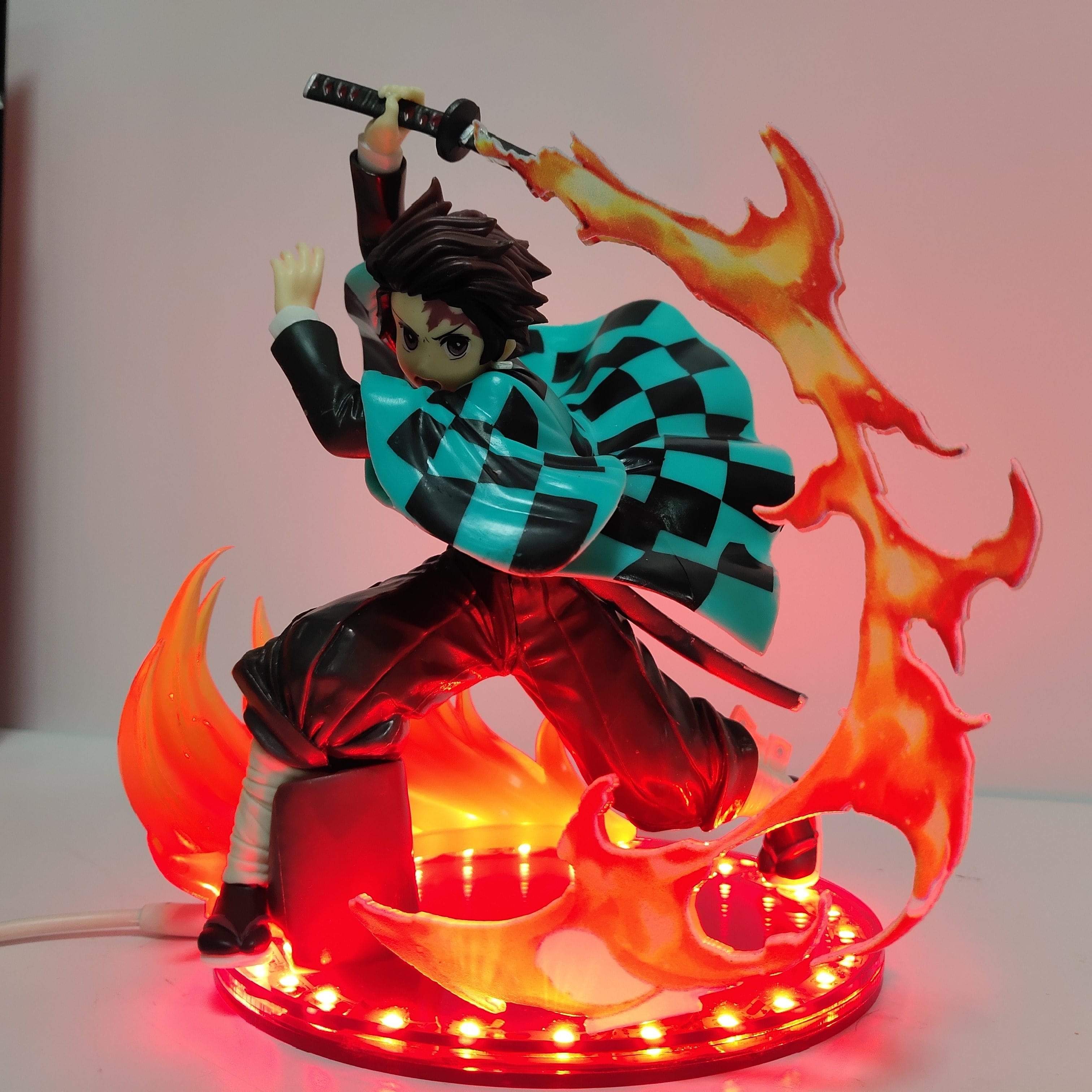 Figurine Demon Slayer Tanjiro LED Royaume Figurine