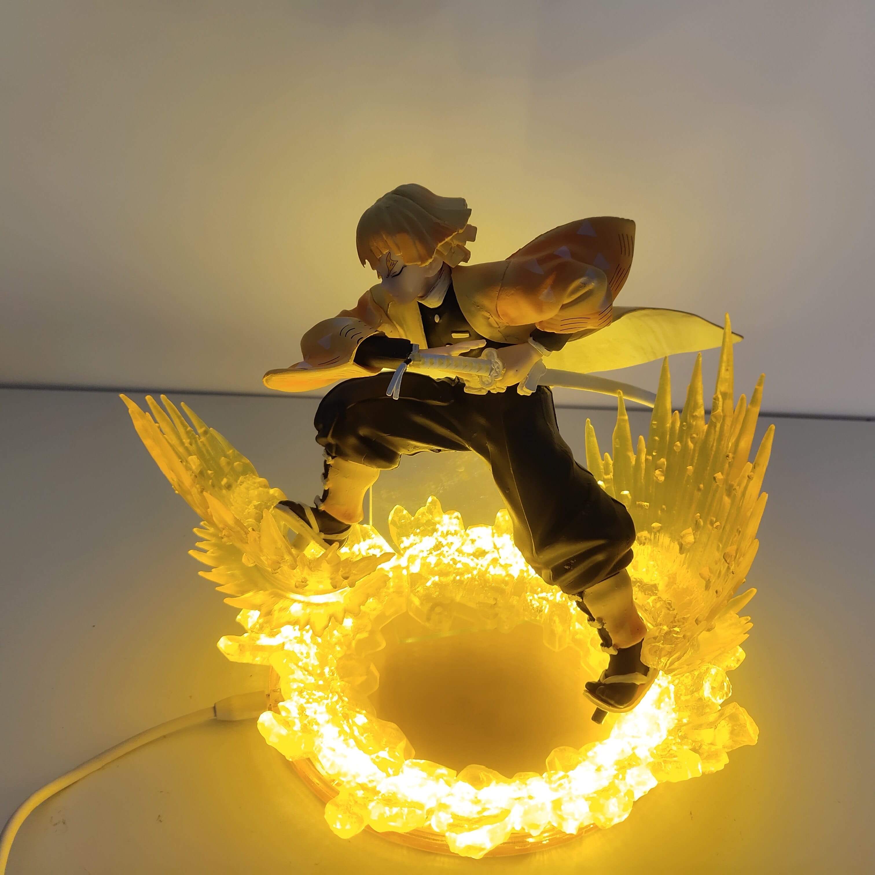 Figurine Zenitsu LED Royaume Figurine