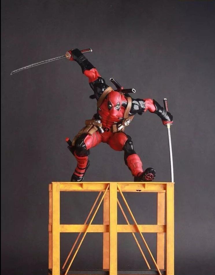 Grande Figurine Deadpool Royaume Figurine